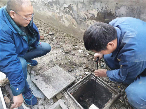 搶修3_副本.jpg 搶修3_副本.jpg