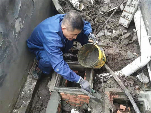 搶修4_副本.jpg 搶修4_副本.jpg