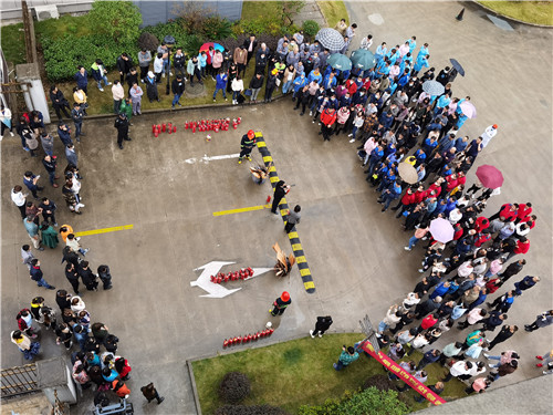 消防演練1_副本.jpg 消防演練1_副本.jpg