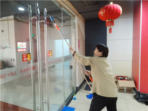 保潔技能2_副本.jpg 保潔技能2_副本.jpg