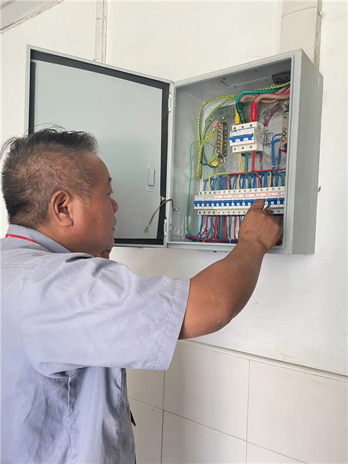 寶鳥3_副本.jpg 寶鳥3_副本.jpg